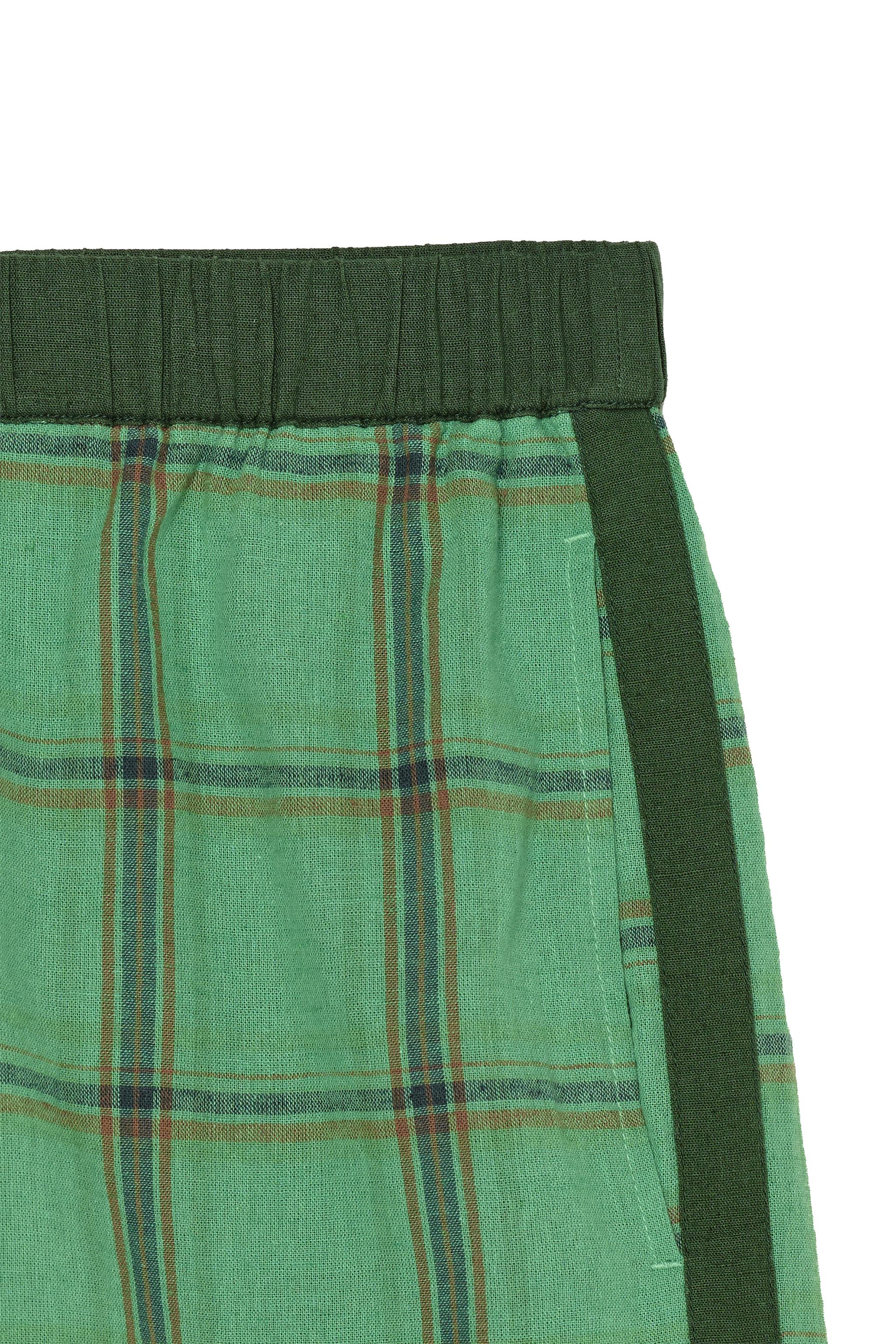 CONTRAST PLAID SIDE STRIPE SHORTS